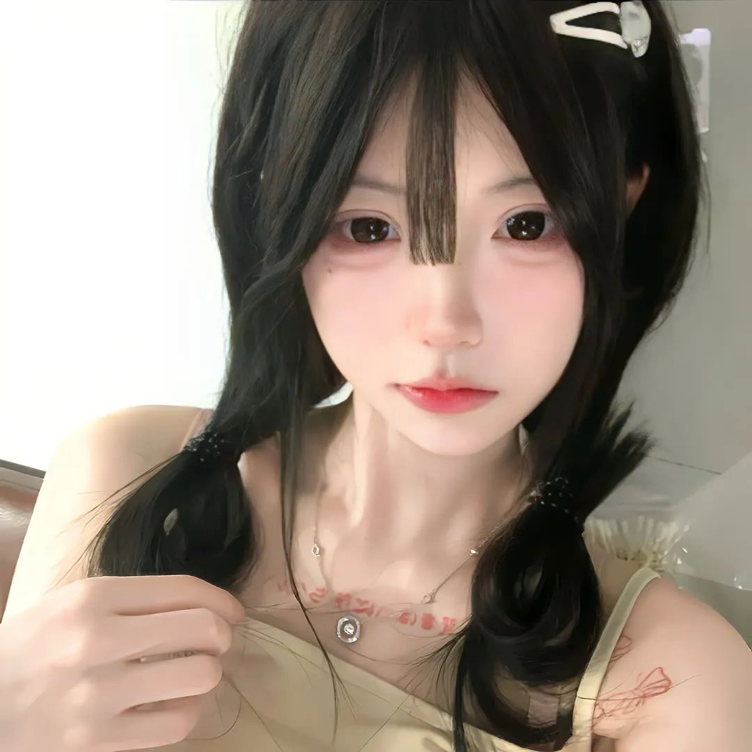 高校女汉子海报